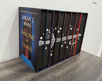 Throne of Glass- TOG - Fore-Edge painting - Hard cover box set (8 books)- Terrasen - Fireheart - painted edges