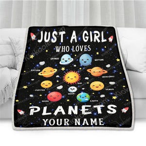 Benutzerdefinierte Name Nur ein Mädchen, das Planeten liebt & Solar wirft Decke Komfort Wärme weiche Decke Fleece Decke Couch Decke, Sherpa Decke