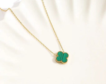 High Quality Four Leaf Clover Necklace in Red and White and Green 18 K Gold Plated