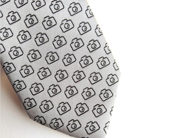 Camera Necktie - Photography necktie - camera tie - photo tie - gift for photographer - photography gift for men