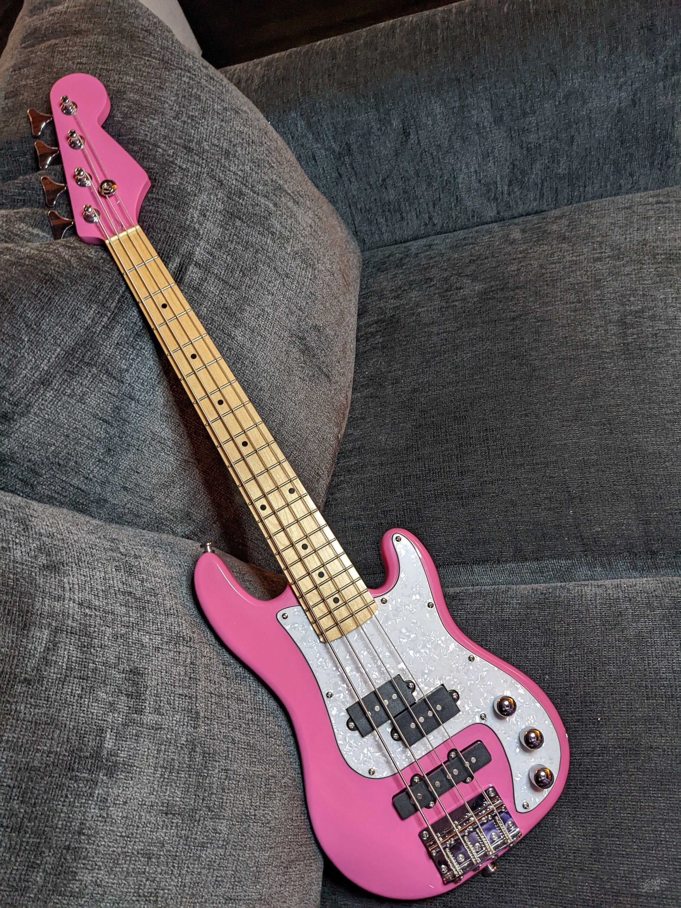 Pink bass guitar deals