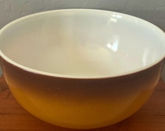 Pyrex Original Orchard Mixing Bowl - Vintage 1970s - Very Good Condition