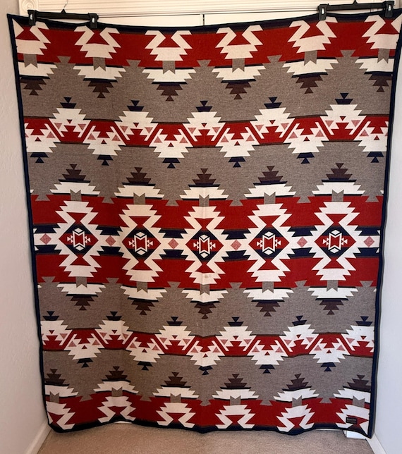 Pendleton Mountain Majesty Jacquard Wool Blanket - Beaver State