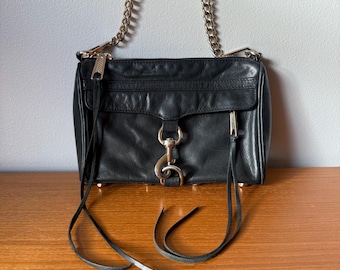 Rebecca Minkoff Mini MAC Bolso bandolera de piel negra con herrajes metálicos