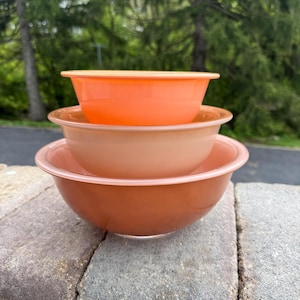 Vintage PYREX Autumn Rainbow Nesting Bowls Clear Bottom Set of 3
