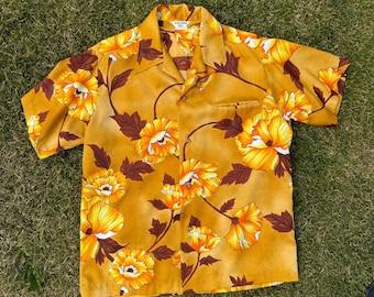 Camisa hawaiana vintage de los años 60-70 de Island Fashions, talla M, hecha en Hawái.