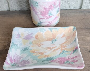Vintage toothbrush holder soap holder White ceramic toothbrush and soap dish watercolor floral pattern pastel 90's bathroom assesories set
