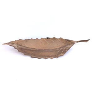 Vintage Silver-Tone Long Leaf Brooch - Nature-Inspired Statement Pin