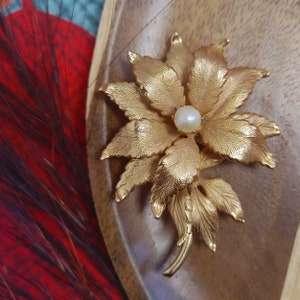 Golden Vintage Flower Brooch Faux Pearl