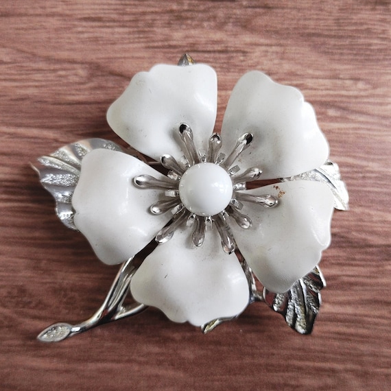 Vintage Sarah Coventry Brooch: White Enamel Flower