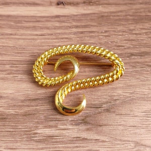 Vintage Gold Abstract Swirl Brooch - Textured Retro Statement