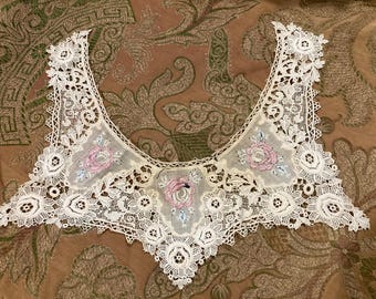 Exquisite Vintage Embroidered Needle Lace Collar – Pink Roses & Scalloped Edges