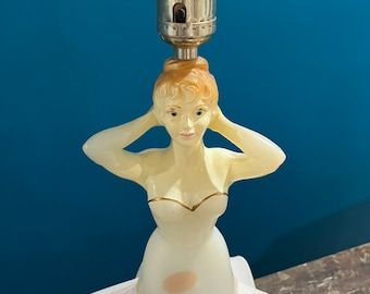Lampe figurine vintage Art Déco de femme - Figurine féminine en celluloïd - Lampe d'accentuation boudoir - Objet rare
