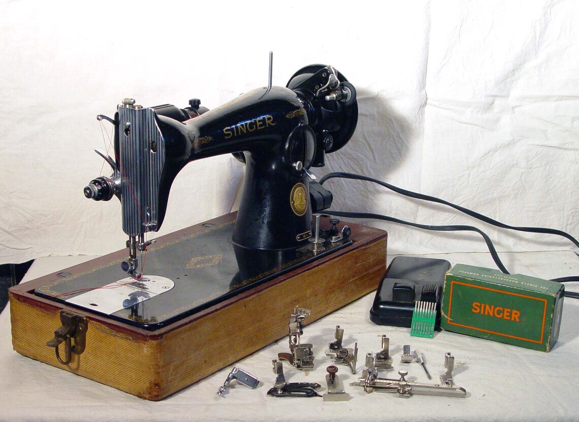 Vintage Singer Model 15 Sewing Machine 1950s With Carry Case Etsy