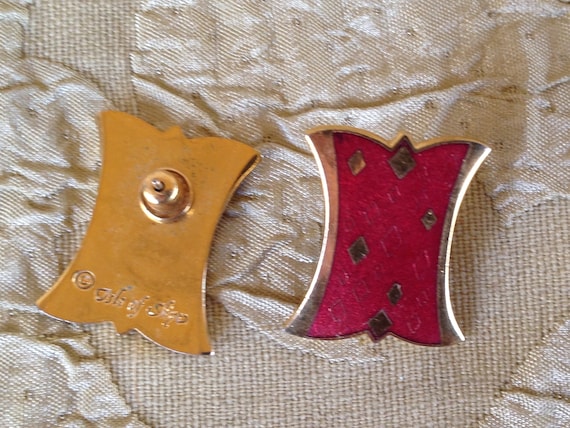 Isle Of Skye Earrings Red Gold Regal Shields Stud… - image 3