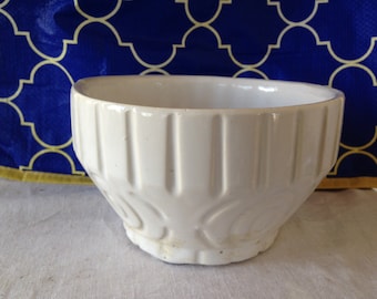 Round Pottery Planter Off White Vase 1960s Mid-Century Vintage Storage Or Organizer