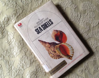 Guide To Seashells Field Guide Peter S Dance Hardcover Book Book 1973 First Edition