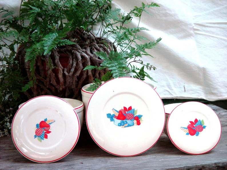 Universal Cambridge China Calico Fruit Refrigerator Dishes ...