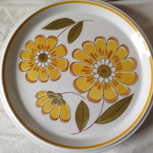 ミカサmikasa LIGHT LIVELY 花柄イエロー食器セット