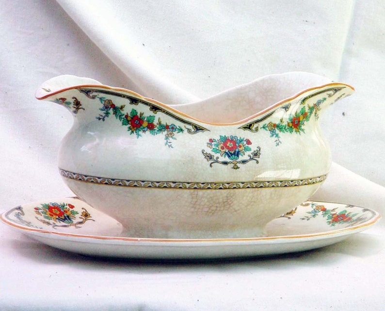 Minerva Gravy Boat John Maddock & Sons 1880-1896 Victorian Antique Bone China image 2