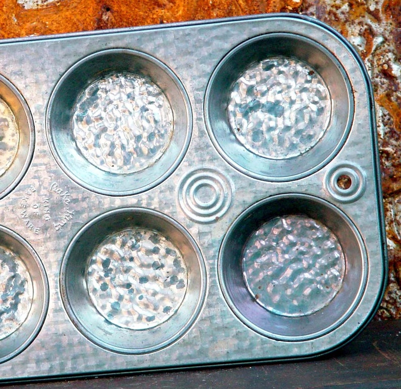 Bake King Cupcake Tin Muffin Pan 1950s Country Bakeware Etsy