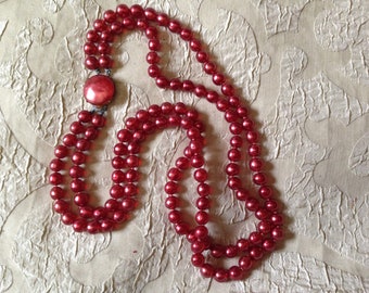 Rose-Rote Glasperlen Zwei Strang Halskette Vintage 1960er Jahre Mid-Century Mode 60