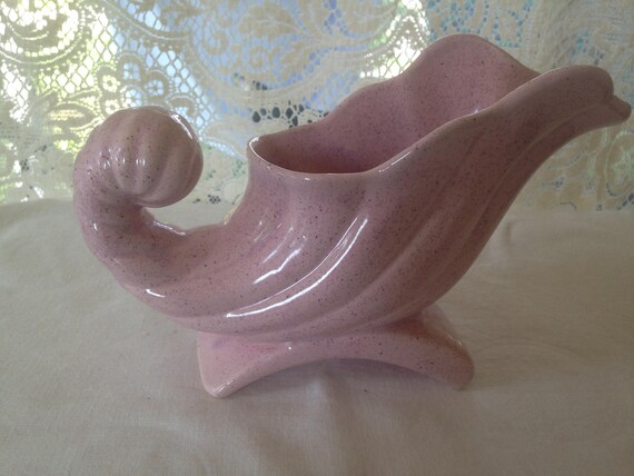 Vintage Pink Cornucopia Shell Planter Vase Vintage Pink Cornucopia Shell Planter Vase