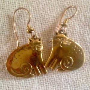 Laurel Burch Earrings KESHIRE CAT Polished Brass Dangle French Earwires Vintage Jewelry 1980s Gold image 1