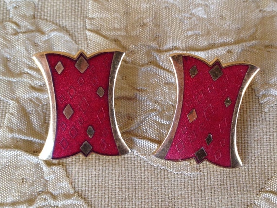 Isle Of Skye Earrings Red Gold Regal Shields Stud… - image 1