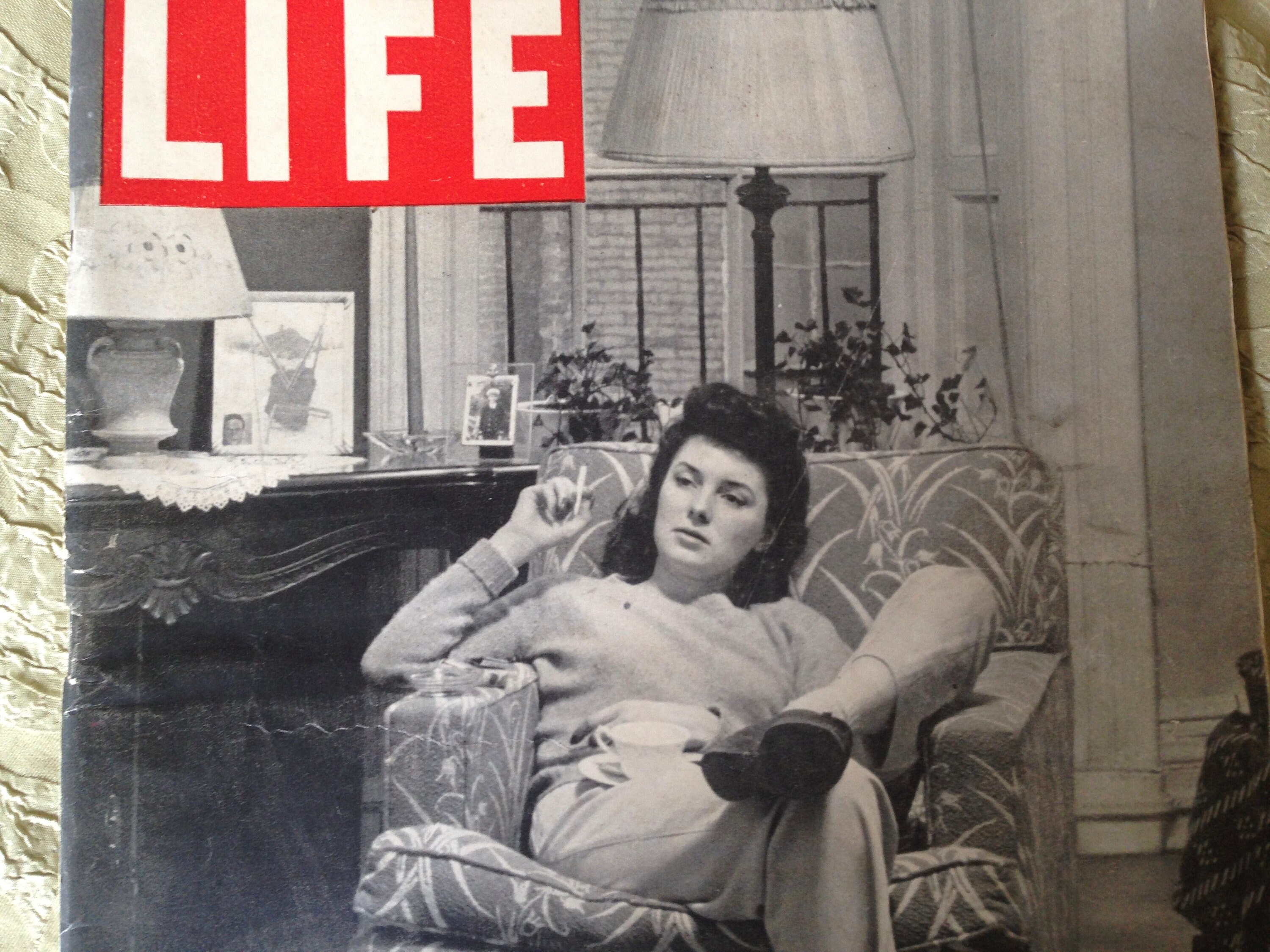 December 21 1942 LIFE Magazine Lonely Wife Cover Vintage Original WWII Wartime Era