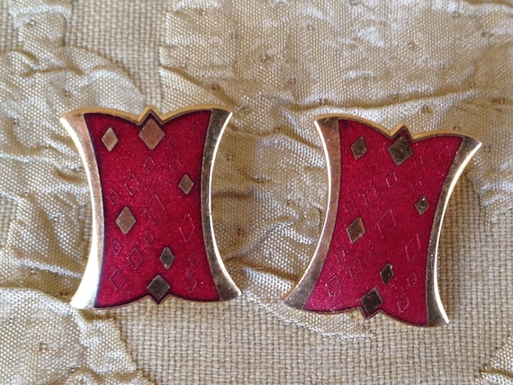 Isle Of Skye Earrings Red Gold Regal Shields Stud… - image 2