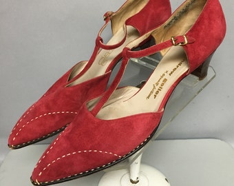 Vintage 50s/60's ROCKABILLY Heels, T-STRAP High Heel Shoes, in Red SUEDE, size 8 aaaa/aaaaaa