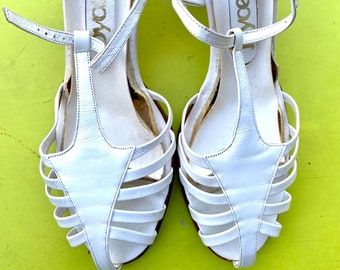 Deadstock Vintage 1970's White Leather Stacked Heel Summer Shoes, size 10