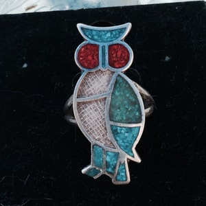 STERLING Plata Vintage 1960's / 1970 Inlay TURQUOISE and Coral OWL Ring, talla 5