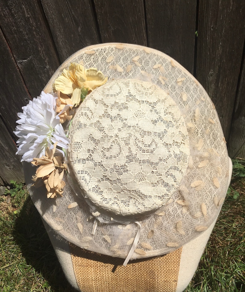 Vintage 1950/'s Cream Lace WIDE BRIM Hat with Flowers