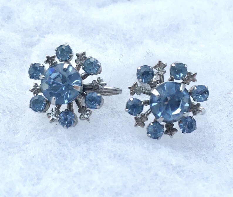 Vintage 1950's Demi Parure, Light Blue 50s RHINESTONE Pin and Earrings Set image 4