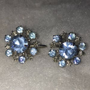 Vintage 1950's Demi Parure, Light Blue 50s RHINESTONE Pin and Earrings Set image 2