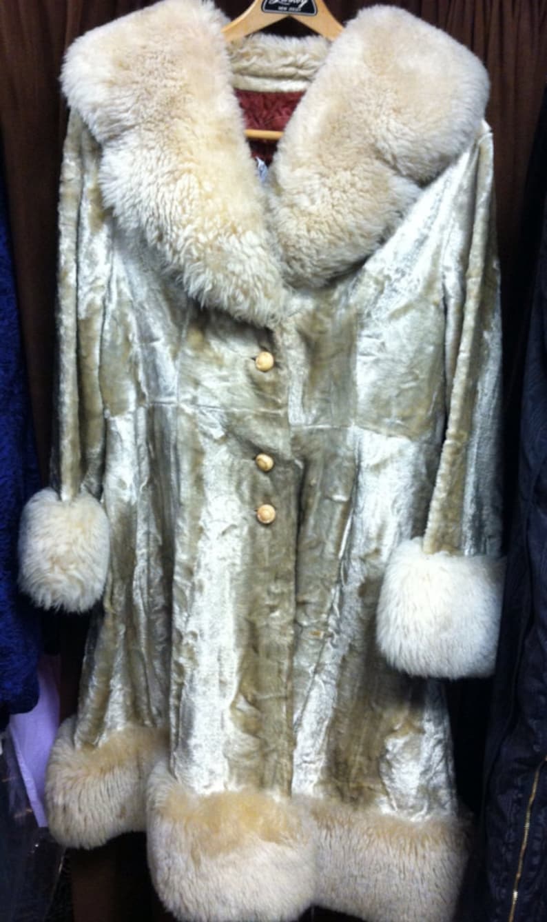 Retro Vintage 1960/'s 60/% off Sale Size Med Jacket 70/'s Crushed VELVET w Real Fur Coat