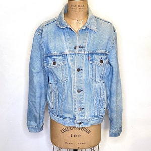 1980&#39;s LEVI Trucker DENIM JEAN Jacket, Size 42