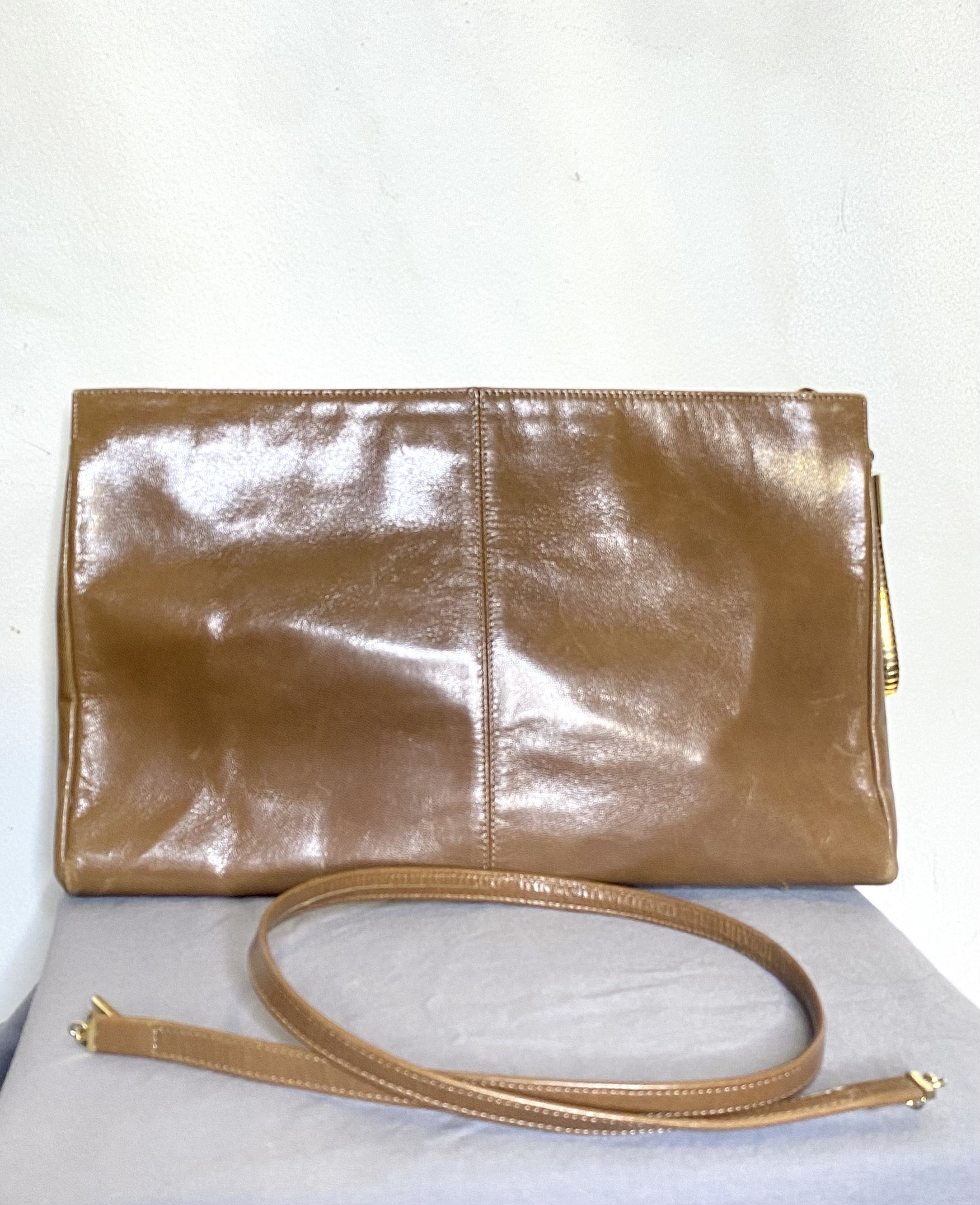 クラッチバッグ RODO Clutch bag with shoulder strap Vintage 1970s Rodo Italy Disco Purse Gold Metallic Crochet