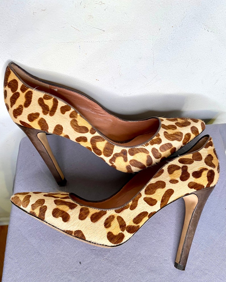 Vince Camuto LEOPARD Print Pony Fur Shoes / Pin Up High Heels / SEX KITTEN Heel size 8.5 image 4