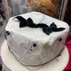 2 Vintage 50&#39;s VELVET WHIMSIES, ROCKABILLY Fascinator Lot, Fifties Netted Birdcage Hat