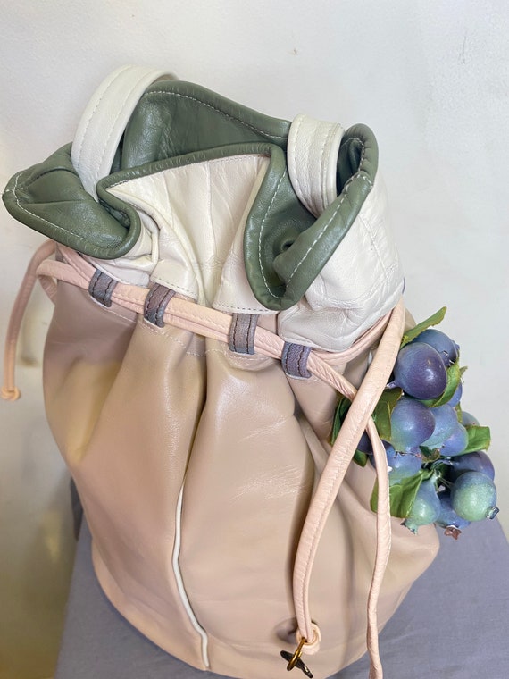 1980s Pale Pink LEATHER Bucket Bag Purse with Gra… - image 3