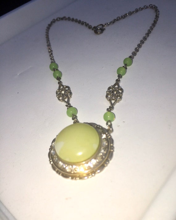 Early 1940's Green GLASS Necklace, Vintage ART DE… - image 2