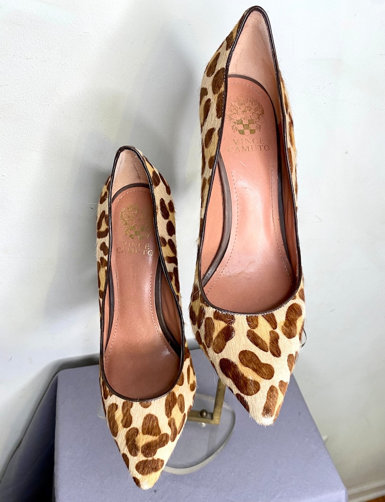 Vince Camuto LEOPARD Print Pony Fur Shoes / Pin Up High Heels / SEX KITTEN Heel size 8.5 image 2