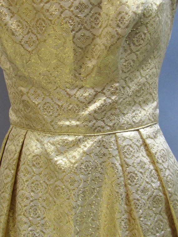 Glamorous GOLD LAME 1950's / 1960's Brocade Cockt… - image 5