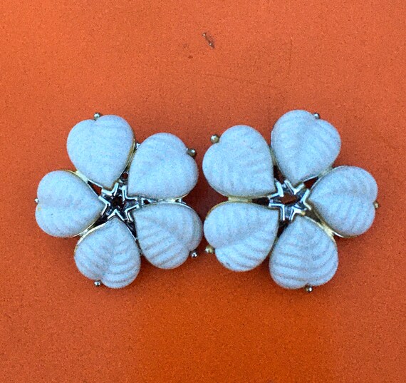 Vintage 1950's White Milk GLASS Earrings By CHARE… - image 4