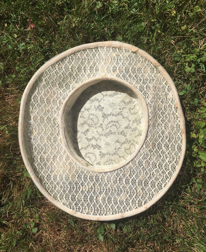 Vintage 1950/'s Cream Lace WIDE BRIM Hat with Flowers