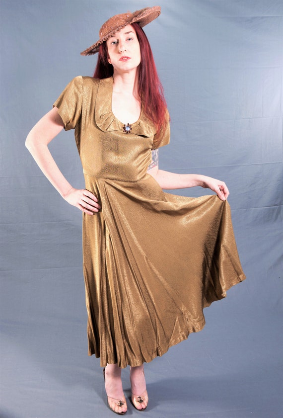 Beautiful BOMBSHELL Dress / 1940's Iridescent SATI