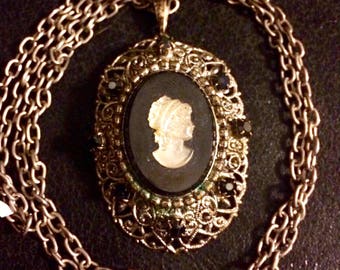 Vintage 1960's Necklace / Black & White Glass CAMEO Pendant / Necklace in Silvertone Filigree